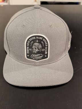 Gray Skull Patch Snapback Hat - Unbranded